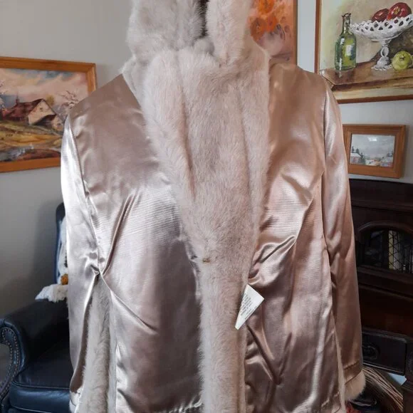 Vintage Plush Faux Fur Cape Thick Plush Warm Winter Glamourous Luxurious Formal - Picture 13 of 16